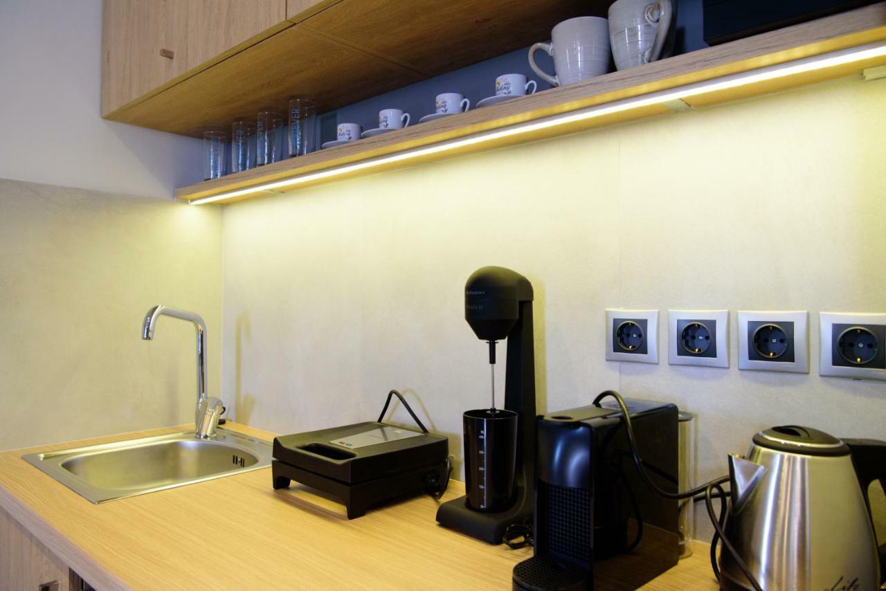 פיראוס Eva Apartments מראה חיצוני תמונה