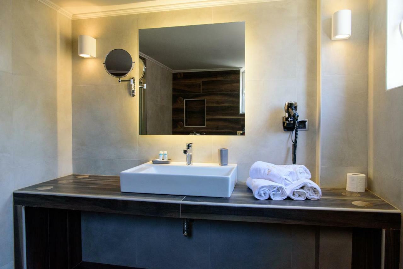 פיראוס Eva Apartments מראה חיצוני תמונה