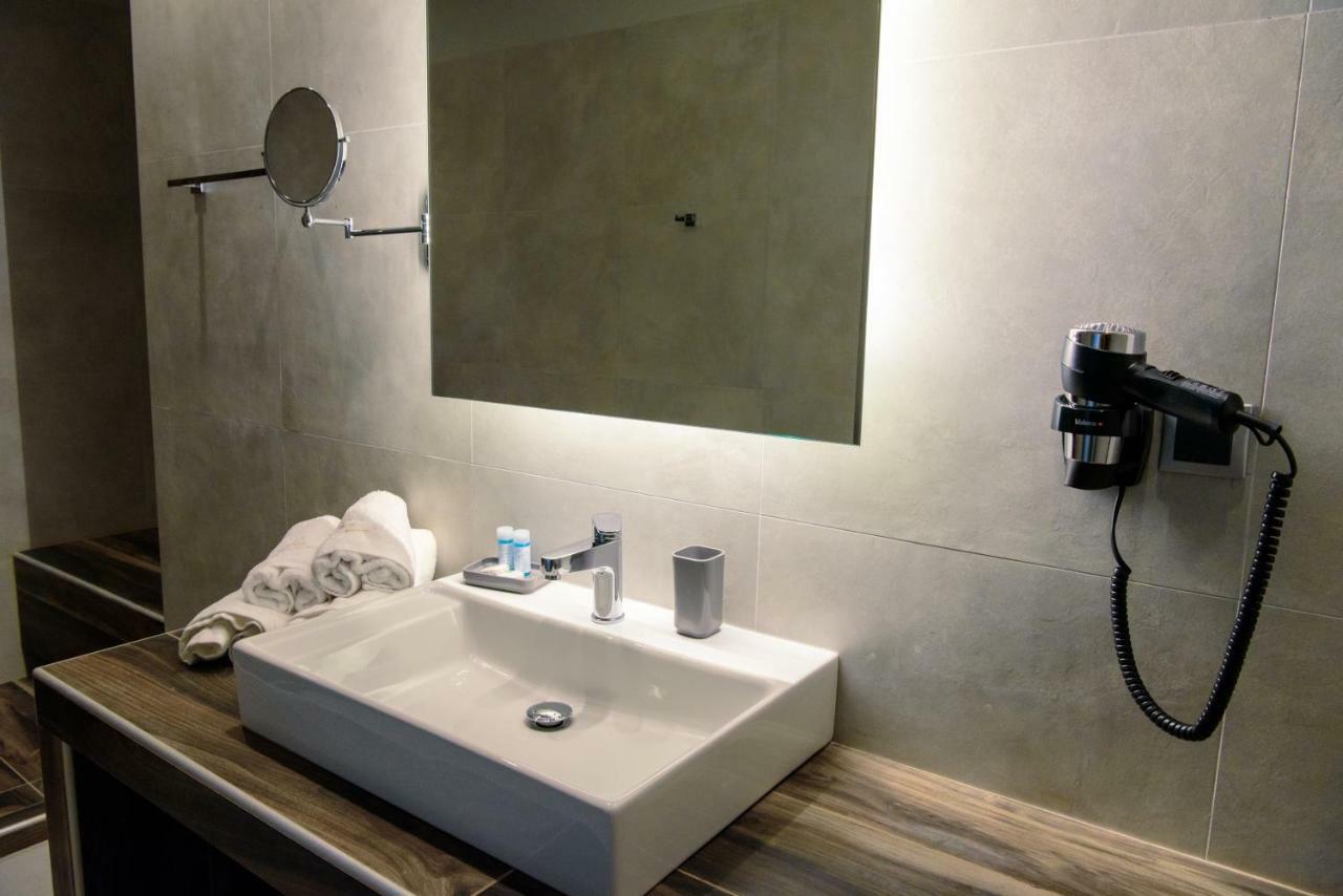 פיראוס Eva Apartments מראה חיצוני תמונה