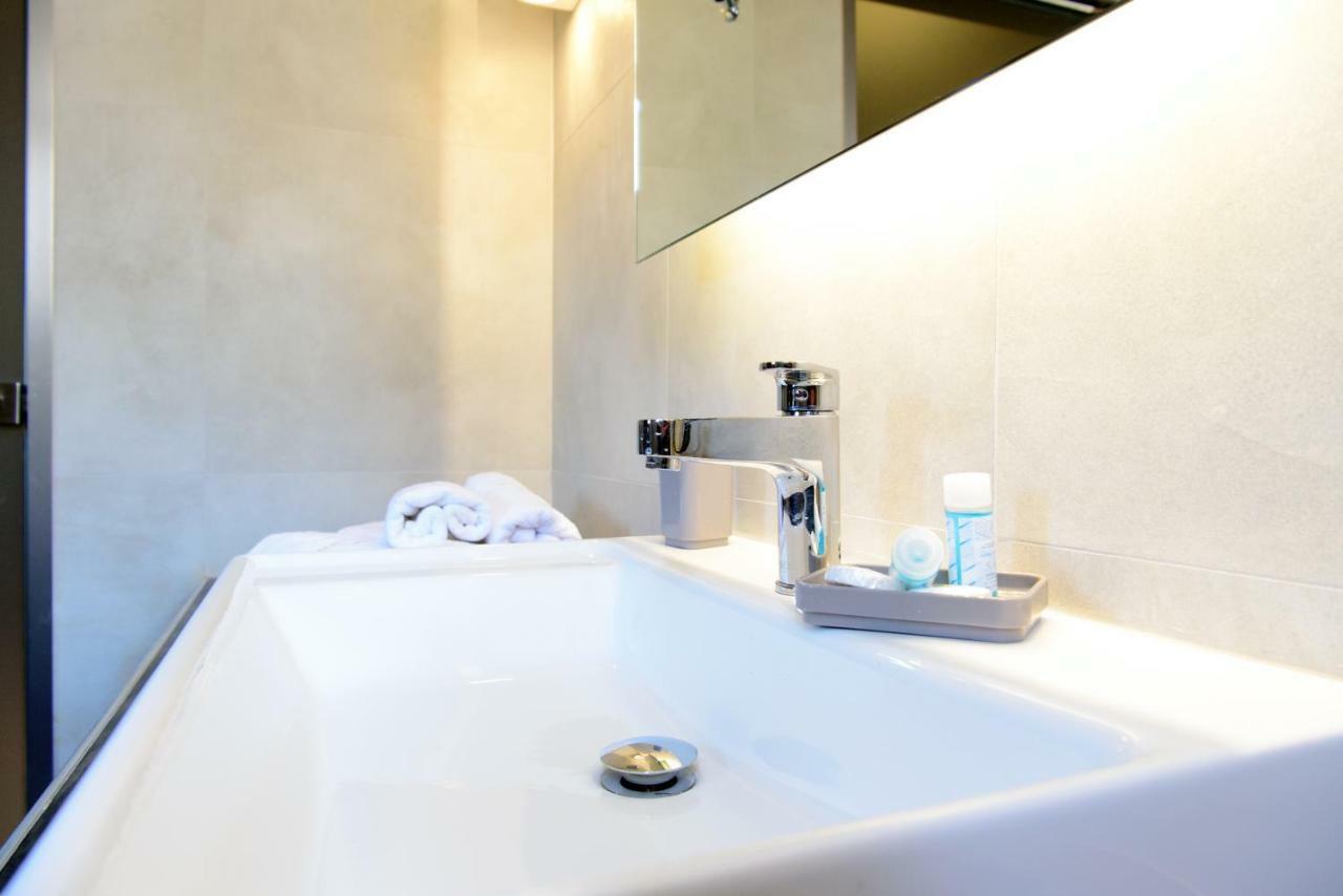 פיראוס Eva Apartments מראה חיצוני תמונה